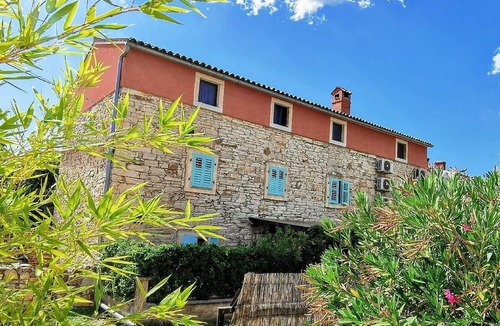 Muntic House | Holiday home Eti and Mia , 13 persones, piscine