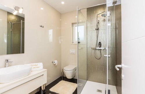Zdrelac Villa | Lovely Villa Rossa with private Pool, outdoor Grill and Sea View