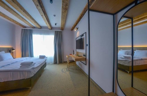 Delnice Hotel | Hotel Risnjak