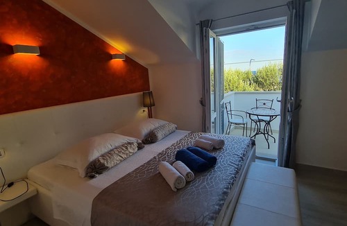Kobas Bed & Breakfast | Villa Mirosa