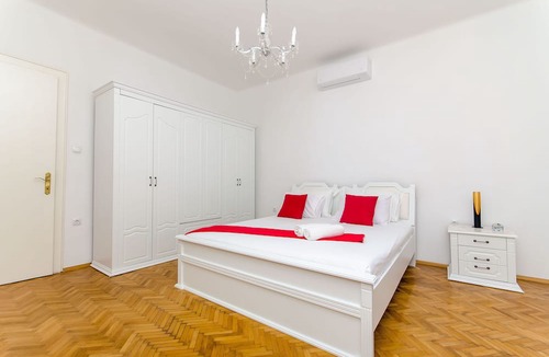 Bacvice Villa | Villa Beach Location