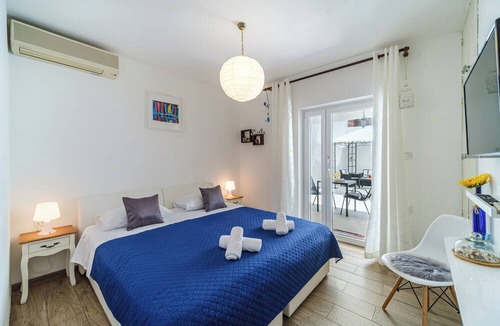 Cove Makarac (Milna) House | Rooms Ana