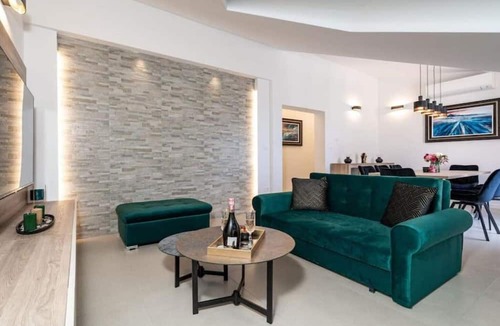 Cavtat Apartment | Friends & Family Home - Four Bedrooms Apartment