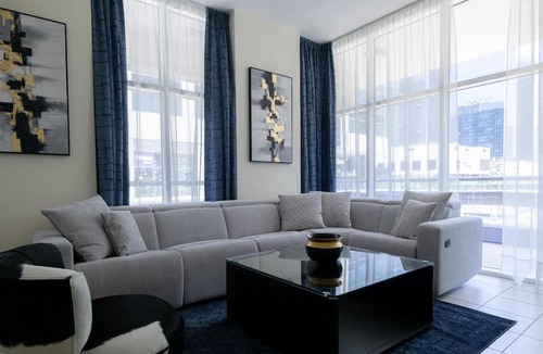 Madinat Zayed Apartment | Large Modern 1-Bedroom in Bay Square 9
