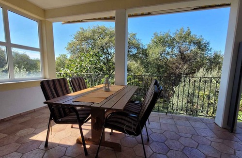 Milovcici Apartment | Holiday apartment with balcony and one bedroom