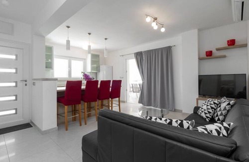 Prizba House | Modern Villa Near the Sea
