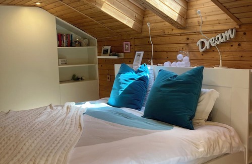 Preddvor Ski Chalet | Historic house by river, near lakes & mountains—your cozy Slovenian escape!