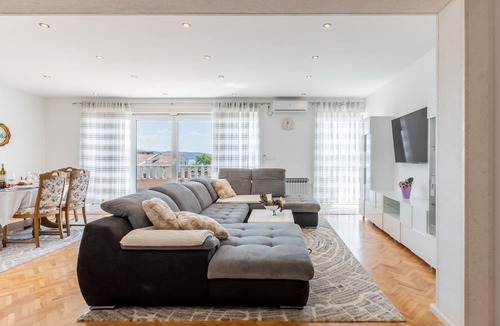 Kastel Kambelovac Apartment | Apartment Merita
