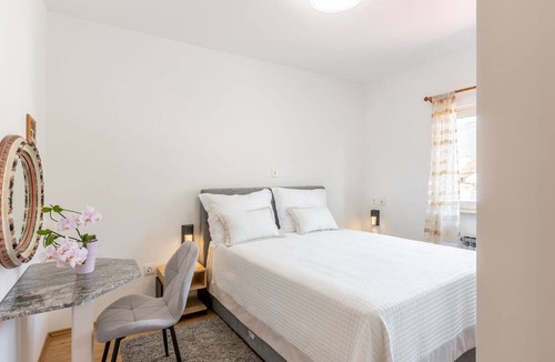 Kastel Kambelovac Apartment | Apartment Merita
