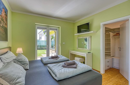 Antonci Villa | Villa Gaya - Four Bedroom Villa, Sleeps 10