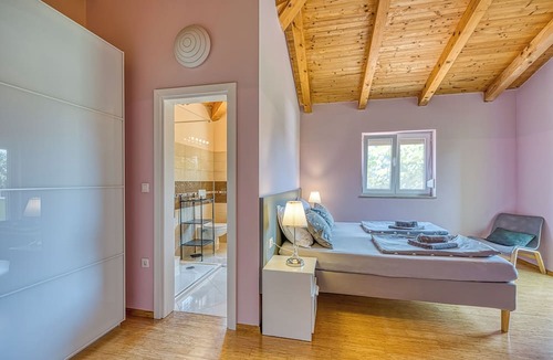 Antonci Villa | Villa Gaya - Four Bedroom Villa, Sleeps 10
