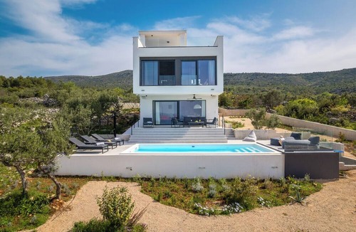 Island Hvar Villa | Beautiful new Villa Lapis