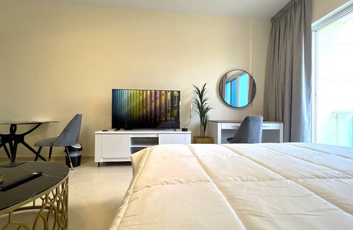 Dubai Production City Apartment | Cosmos Living Stunning Apt in Lago Vista