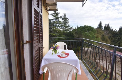 Valica Apartment | Flat for couples with communal pool