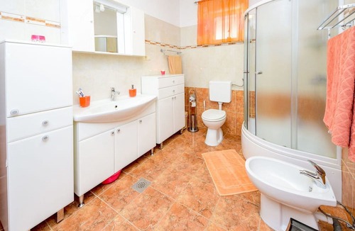 Babina House | Wonderful private villa for 4 guests with WIFI, TV, terrace, pets allowed and parking
