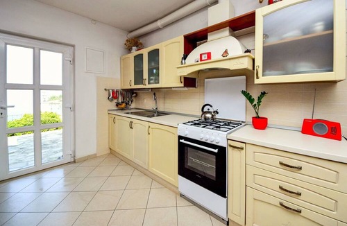 Babina House | Wonderful private villa for 4 guests with WIFI, TV, terrace, pets allowed and parking