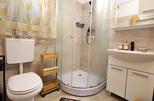 Babina House | Wonderful private villa for 4 guests with WIFI, TV, terrace, pets allowed and parking