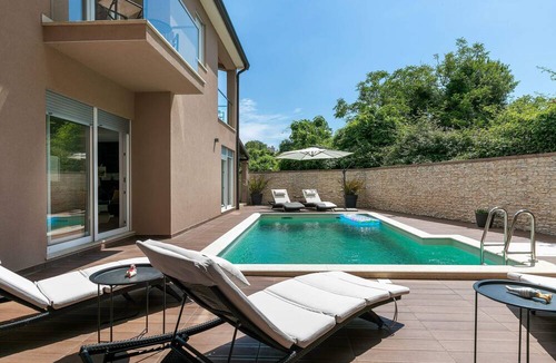 Rovinjsko Selo Villa | Villa Luna with heated pool and BBQ near Rovinj