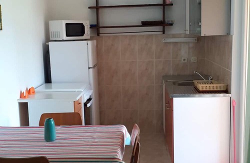 Batalaza Apartment | Apartment Renatare - close to the sea with parking: A1(2+1) - Ugljan, Island Ugljan, Croatia
