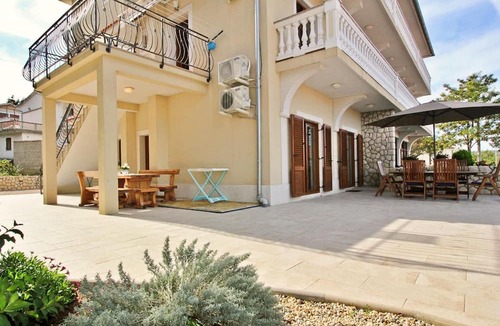 Soline House | Flat Ivanka-200m from the sea, with terrace