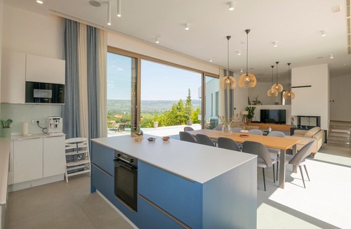 Zmijavci Villa | Luxury Villa Blue with a pool