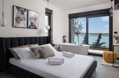 Starigrad Villa | Luxury Villa Soho - 40 m2 infinity pool, Jacuzzi