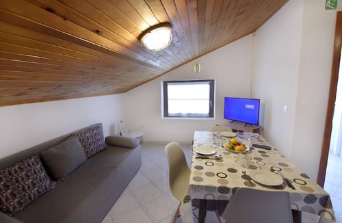 Basanija Apartment | Silva holiday flat near the beach with terrace