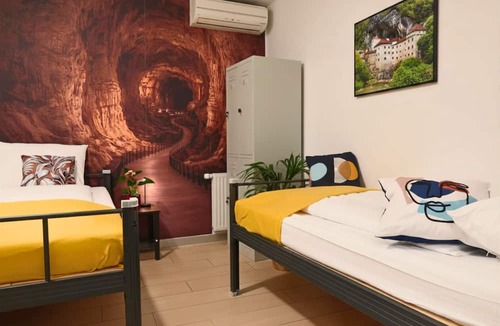 Kranj Hostel | Old Town Guest Accommodation