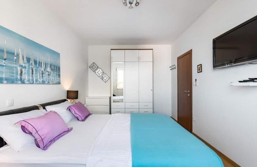 Bacvice Apartment | Apartment in Split with Balcony, Air condition, WIFI (5141-1)