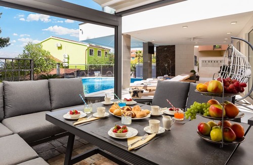 Okrug Gornji Apartment | Beach Villa Valentina Apartment I