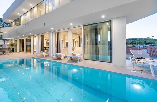 Vrboska Villa | Villa with sauna and indoor jacuzzi in Vrboska