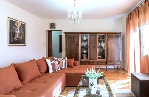 Kastel Novi Apartment | Apartment in Kaštel Novi with Terrace, Air condition, WIFI, Washing machine (5104-1)
