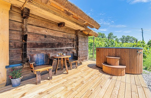 Srednje Grcevje House | Vineyard Cottages Škatlar