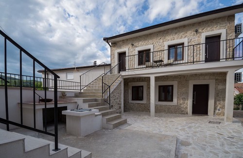 Trn House | Stara kuca Estate