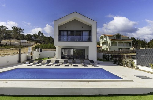 Pridraga Villa | Villa Ponderosa with Pool