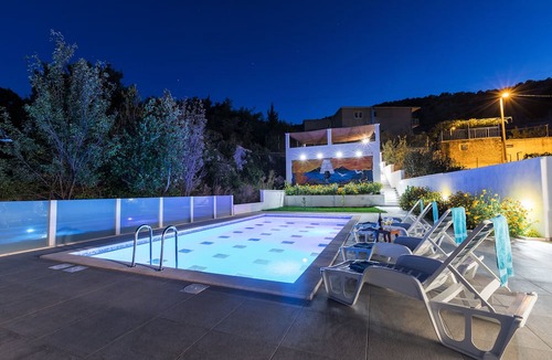 Srinjine Villa | LUX 800 m2 villa with 2 swimming pools,12-16 pax,Srinjine-Split
