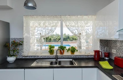 Rudine Villa | Villa Stone Queen