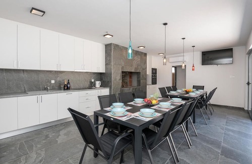 Veliki Prolog House | Awesome home in Veliki Prolog