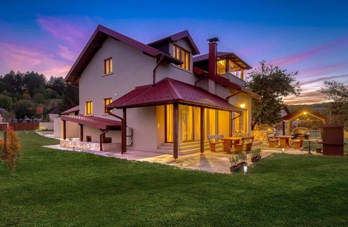 Gospic House | Cozy home in Gospic with kitchen