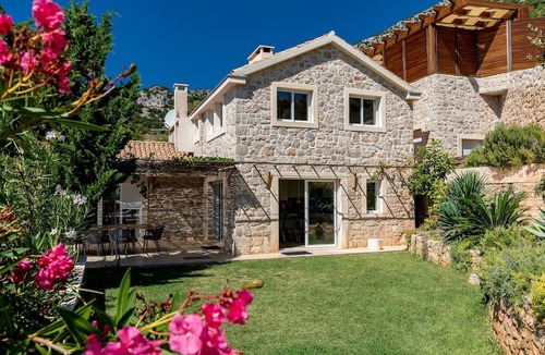 Orebic Villa | Stone Houses Dingač- Ivana & Bella