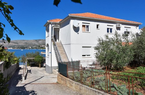 Okrug Gornji Apartment | Lovely apartment in Okrug Gornji