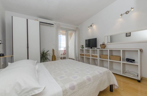 Jesenice Apartment | Apartments Žanet (43471-A3) - Sumpetar (Omis)