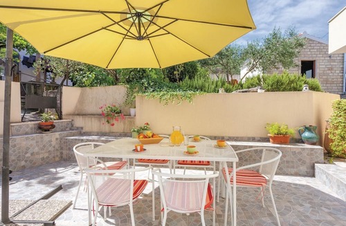 Trogir Apartment | Nice apartment in Trogir