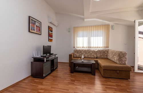 Mastrinka Apartment | Apartments Janja (30131-A4) - Arbanija (Ciovo)