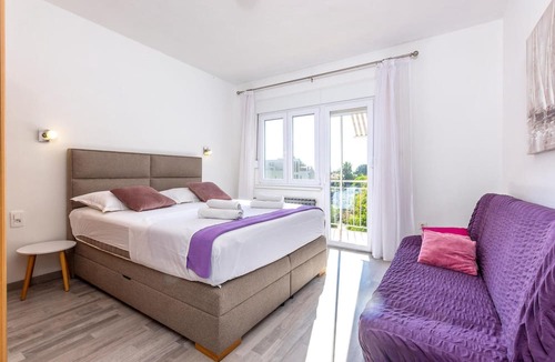 Kastel Stari Apartment | Beautiful apartment in Kastel Stari