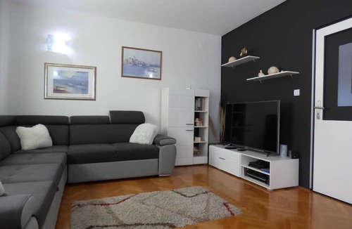 Dugi Rat Apartment | Gorgeous apartment in Dugi Rat