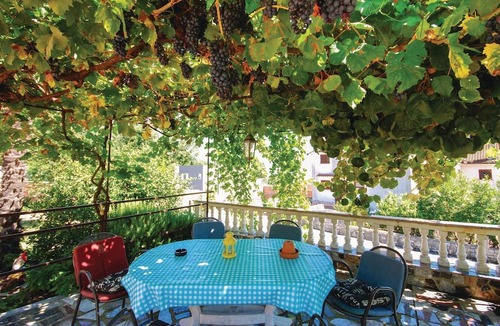 Lovran Apartment | Amazing apartment in Lovran with WiFi