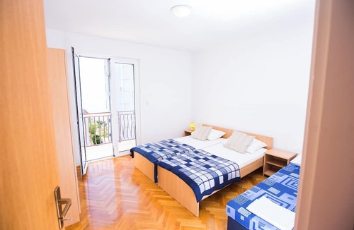 Jesenice Apartment | Apartments Adria (38801-A1) - Krilo Jesenice