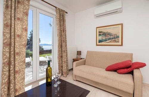 Icici Apartment | Awesome apartment in Icici with WiFi