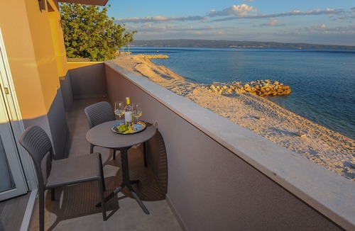 Podstrana Apartment | Seaside Luxury Suites